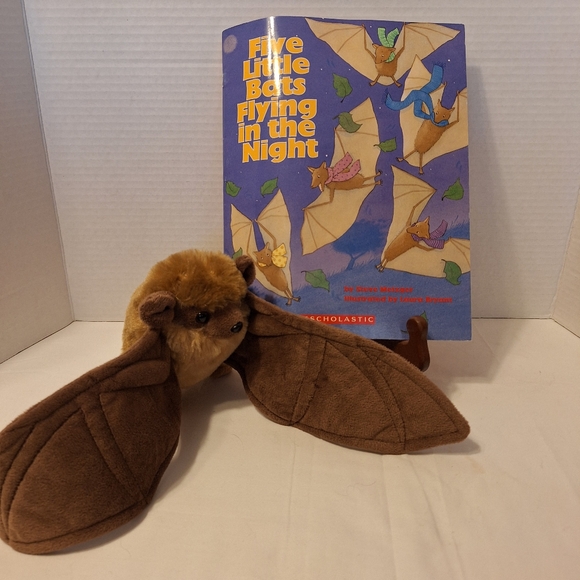 Wild Republic Plush Brown Bat W/Book Five Little Bats Flying In The Night - Picture 1 of 10